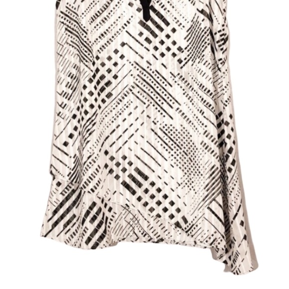 WHBM Sleeveless blouse Asymmetrical VNeck Tiered - Picture 7 of 11